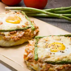 בקר pizzetas עם אספרגוס וביצה "thermomix"