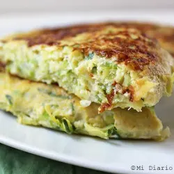 Omelette le prátaí zucchinis óir
